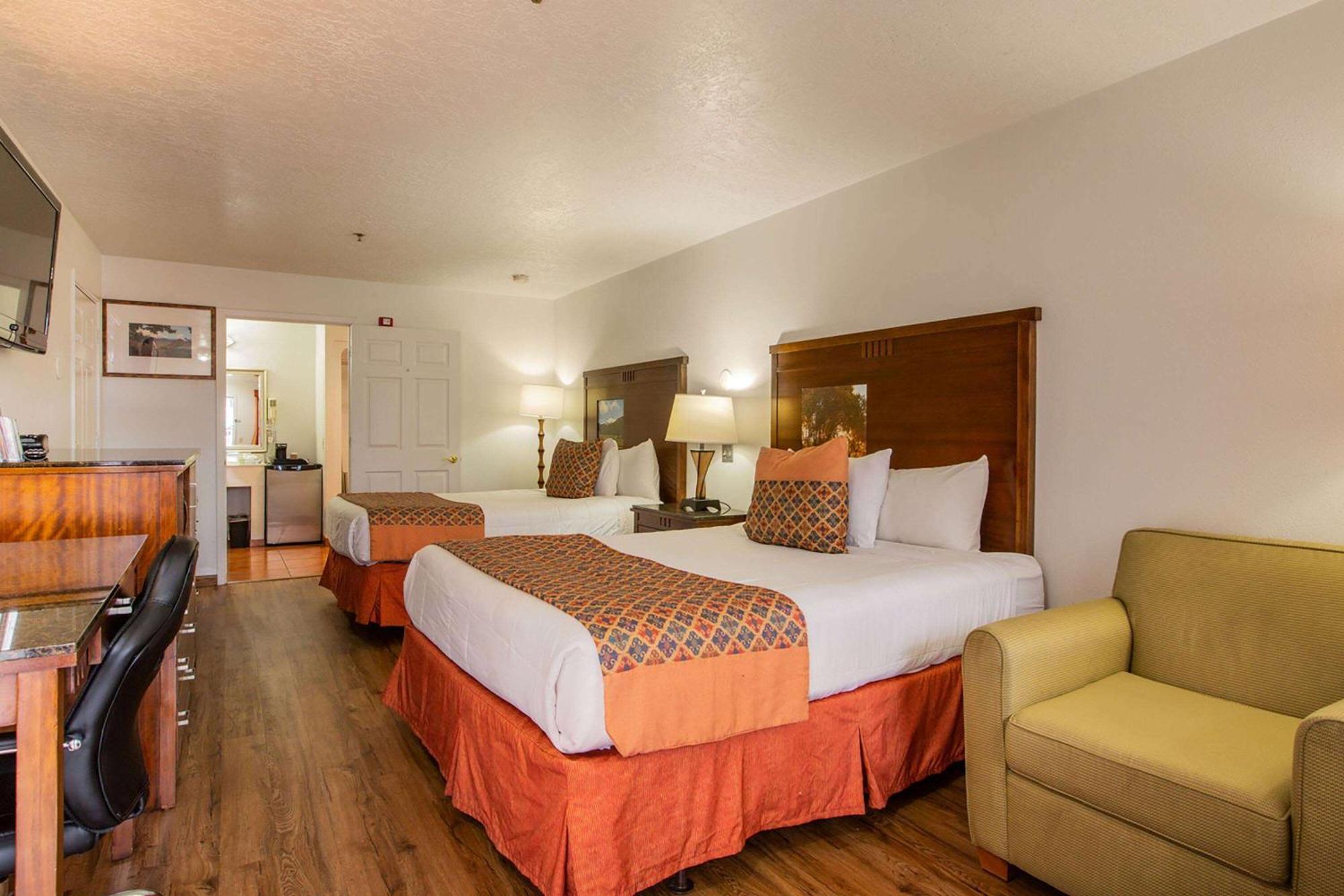 Sandia Peak Inn Old Town Abq, A Howard Johnson By Wyndham Albuquerque Bagian luar foto