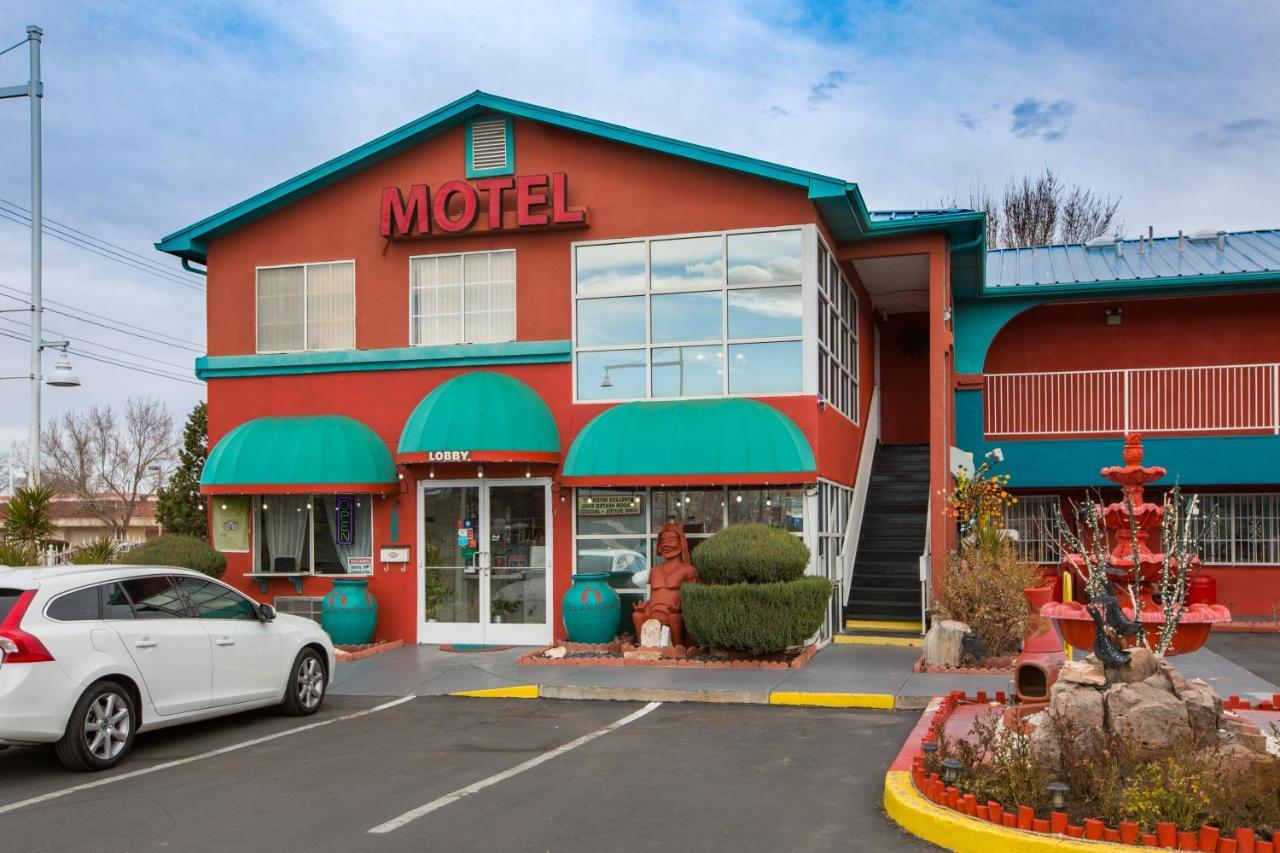 Sandia Peak Inn Old Town Abq, A Howard Johnson By Wyndham Albuquerque Bagian luar foto