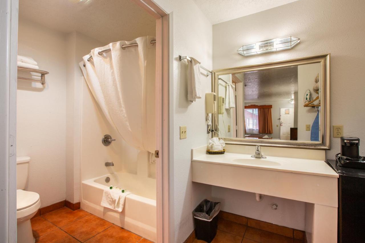 Sandia Peak Inn Old Town Abq, A Howard Johnson By Wyndham Albuquerque Bagian luar foto