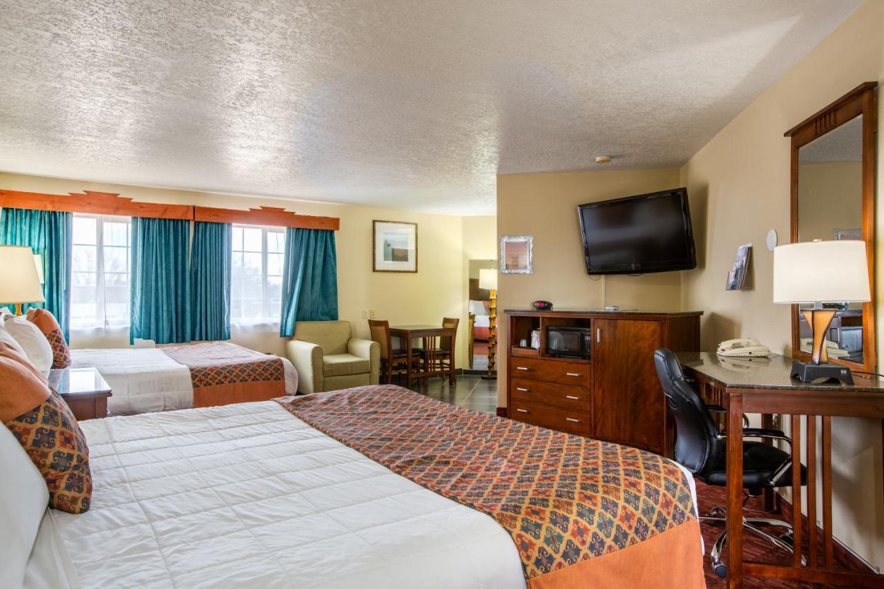 Sandia Peak Inn Old Town Abq, A Howard Johnson By Wyndham Albuquerque Bagian luar foto